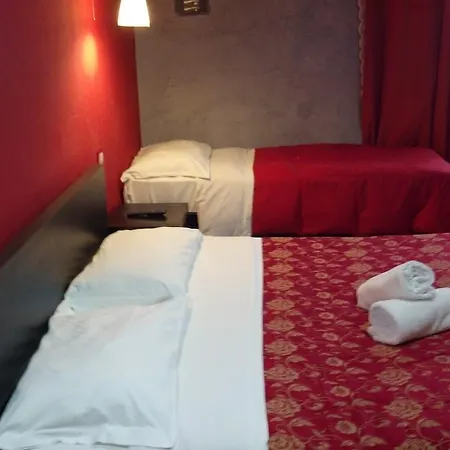 Πανσιόν Dino Hostel *
